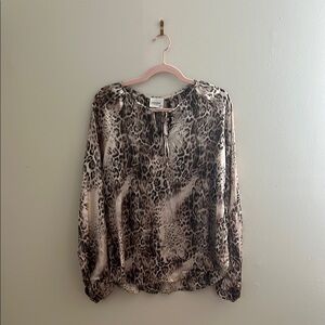 ANDREE BY UNIT Black and White Tie Front Blouse